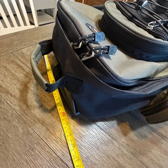 Y2K Jeep Rolling Backpack Travel Bag Olive Green Black 20 Inch Carry On Luggage - Picture 12 of 13